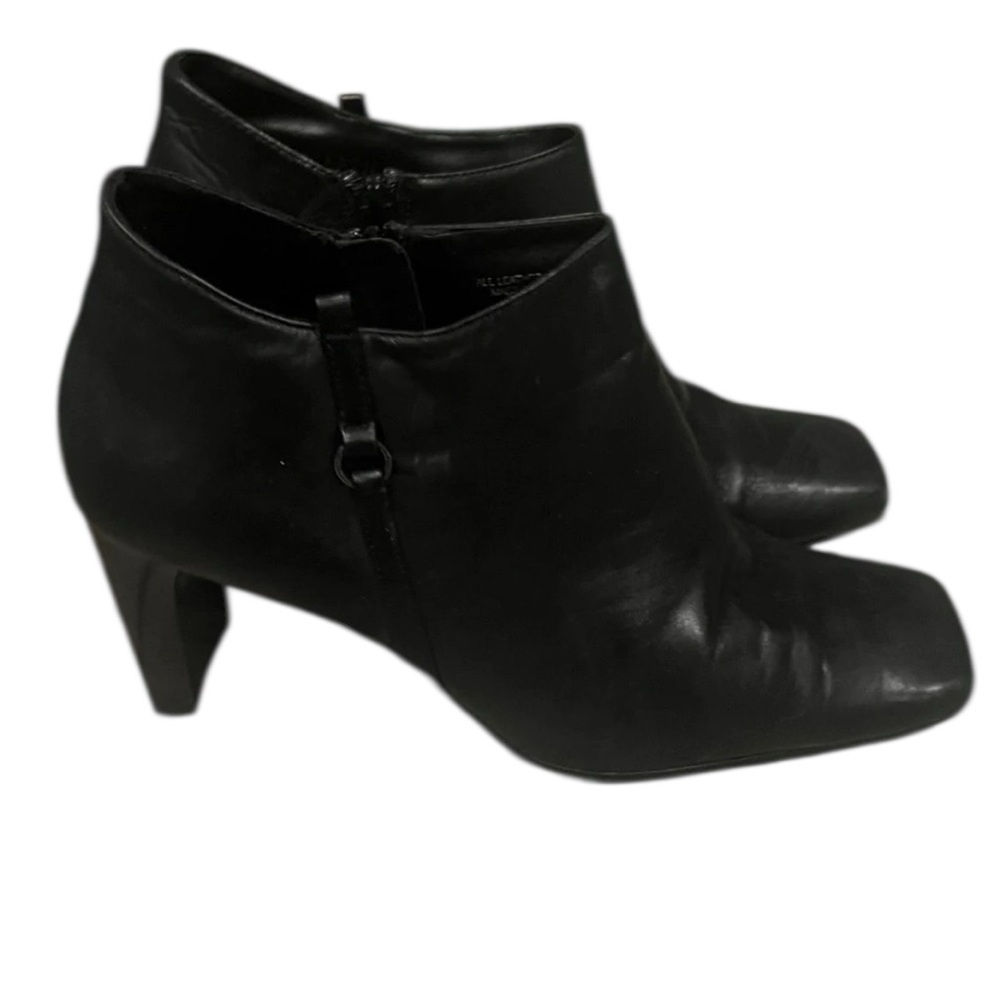 Karen Scott size 9 1/2 square toe booties